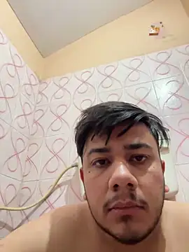 Snapshot of NakedPlayBoy chatting on December 24, 2024, 2:43 am NakedPlayBoy online show from December 24, 2024, 2:43 am