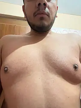 Snapshot of NakedPlayBoy chatting on January 3, 2025, 3:05 am NakedPlayBoy online show from January 3, 2025, 3:05 am