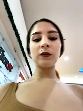 Snapshot of Mon_Cherry chatting on October 7, 2025, 12:52 am Mon Cherry online show from October 7, 2025, 12:52 am