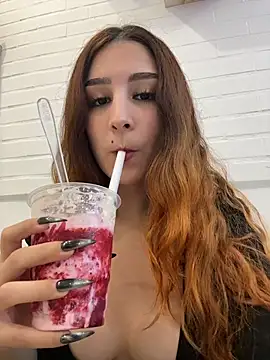 Snapshot of Mon_Cherry chatting on January 10, 2026, 1:29 am Mon Cherry online show from January 10, 2026, 1:29 am