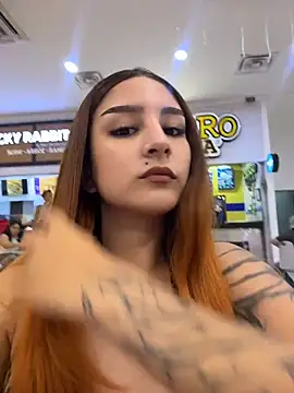 Snapshot of Mon_Cherry chatting on January 15, 2026, 1:32 am Mon Cherry online show from January 15, 2026, 1:32 am