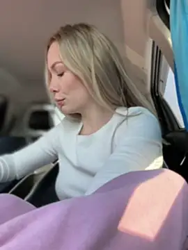 LavenderHot online show from March 5, 2025, 5:29 am