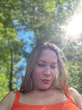 LavenderHot online show from June 5, 2026, 6:52 am