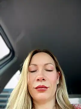 LavenderHot online show from June 26, 2026, 1:43 am