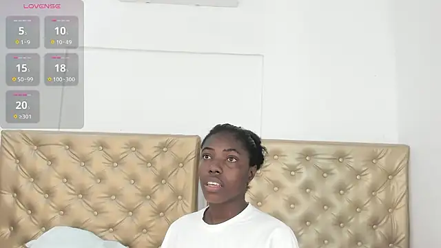 Alessiiaa  online show from February 10, 2026, 5:50 pm