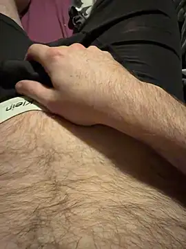 Snapshot of Straightlad95 chatting on October 27, 2025, 12:36 am Straightlad95 online show from October 27, 2025, 12:36 am