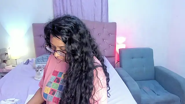 Latinabombsheell online show from July 2, 2026, 6:41 am