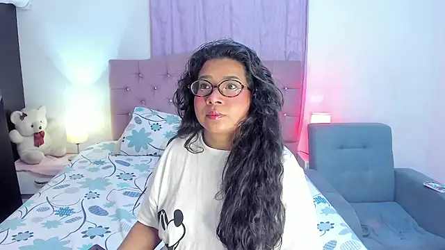 Latinabombsheell online show from August 1, 2026, 6:23 am
