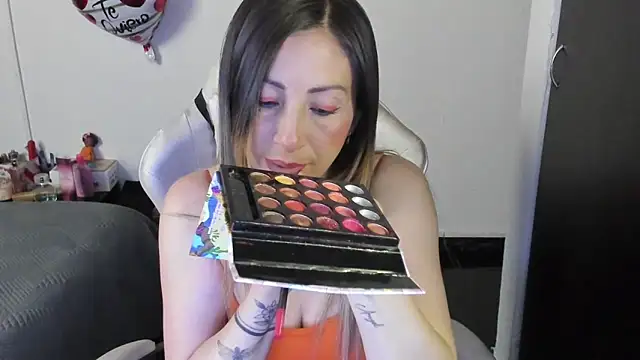 Snapshot of Andreina_Suann chatting on September 17, 2025, 11:34 am Andreina Suann online show from September 17, 2025, 11:34 am