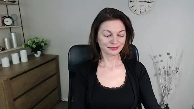 Snapshot of VivianWILD chatting on January 9, 2025, 9:59 am VivianWILD online show from January 9, 2025, 9:59 am