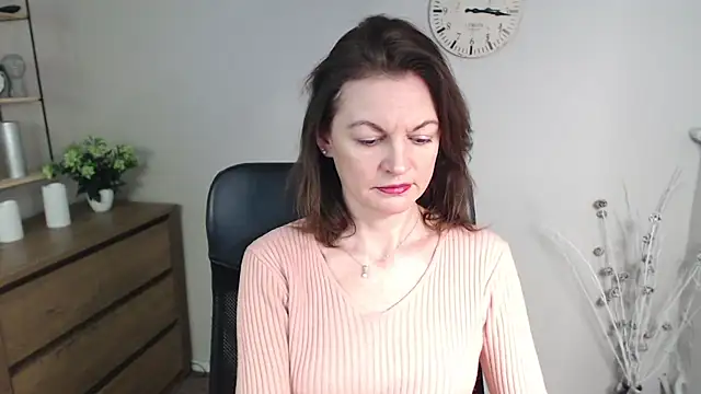 Snapshot of VivianWILD chatting on January 24, 2025, 6:46 am VivianWILD online show from January 24, 2025, 6:46 am