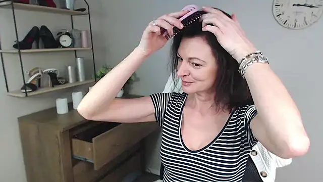 Snapshot of VivianWILD chatting on January 30, 2025, 6:56 am VivianWILD online show from January 30, 2025, 6:56 am