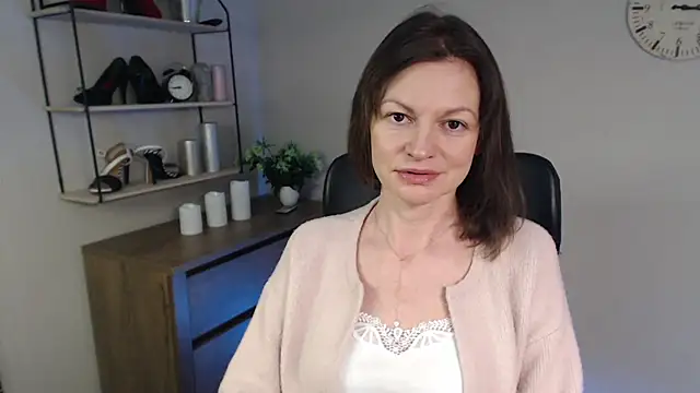 Snapshot of VivianWILD chatting on February 17, 2025, 7:15 am VivianWILD online show from February 17, 2025, 7:15 am