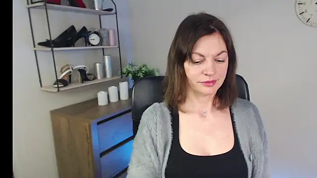 Snapshot of VivianWILD chatting on February 21, 2025, 7:56 am VivianWILD online show from February 21, 2025, 7:56 am