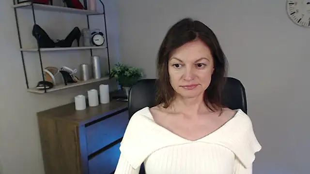 Snapshot of VivianWILD chatting on February 26, 2025, 10:47 am VivianWILD online show from February 26, 2025, 10:47 am