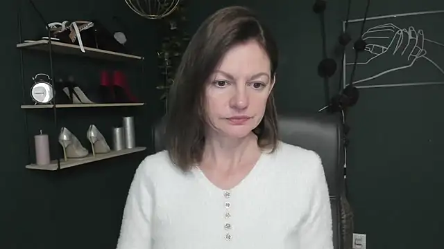 Snapshot of VivianWILD chatting on October 17, 2025, 6:05 am VivianWILD online show from October 17, 2025, 6:05 am