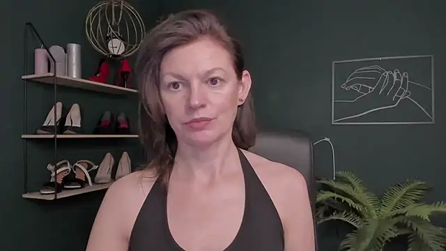 Snapshot of VivianWILD chatting on November 11, 2025, 12:16 pm VivianWILD online show from November 11, 2025, 12:16 pm