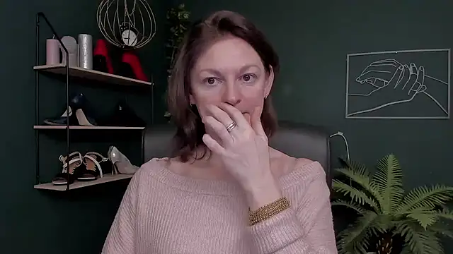 Snapshot of VivianWILD chatting on November 20, 2025, 6:46 am VivianWILD online show from November 20, 2025, 6:46 am