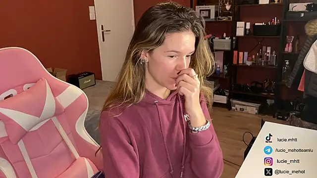 lucie mehott online show from December 3, 2024, 10:50 am