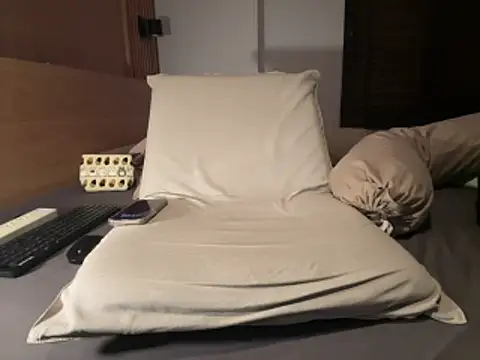 cloudboy kk8 online show from December 17, 2025, 4:57 pm