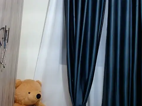 Snapshot of TeenieReeny chatting on October 5, 2025, 4:38 pm TeenieReeny online show from October 5, 2025, 4:38 pm