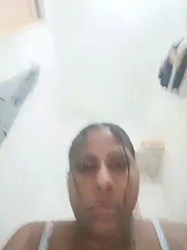 Snapshot of Giselabrunette25 chatting on July 1, 2026, 11:34 am Giselabrunette25 online show from July 1, 2026, 11:34 am