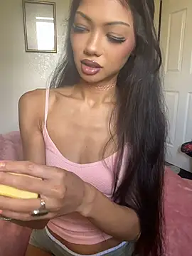 Snapshot of yummyrina chatting on June 22, 2026, 8:28 pm yummyrina online show from June 22, 2026, 8:28 pm