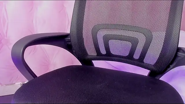 Snapshot of Hilary-banks chatting on February 7, 2025, 6:03 am Hilary-banks online show from February 7, 2025, 6:03 am