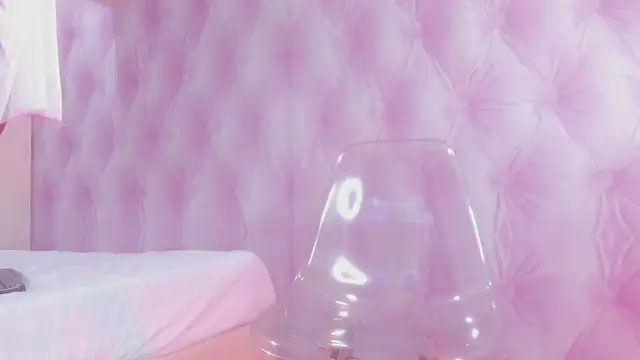 Snapshot of Hilary-banks chatting on February 24, 2025, 5:22 am Hilary-banks online show from February 24, 2025, 5:22 am