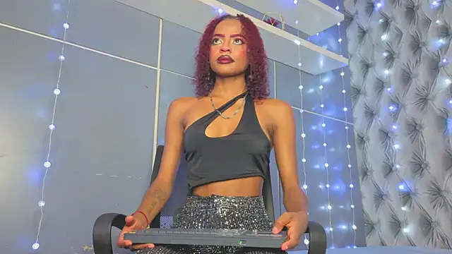 Snapshot of Hilary-banks chatting on November 30, 2025, 7:01 am Hilary-banks online show from November 30, 2025, 7:01 am