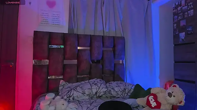 Snapshot of Angelo_018 chatting on January 17, 2025, 9:06 am Angelo 018 online show from January 17, 2025, 9:06 am