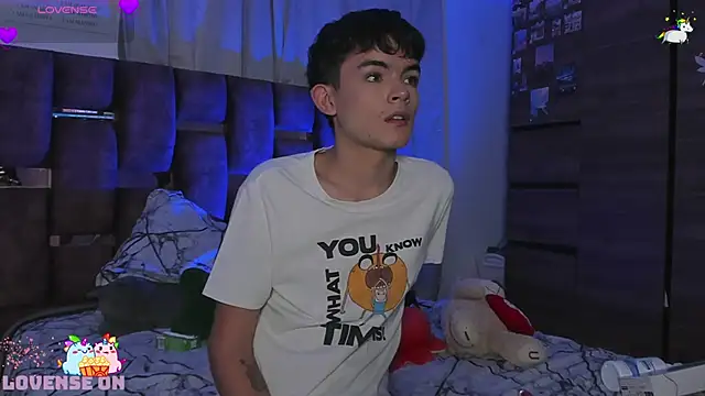 Snapshot of Angelo_018 chatting on January 18, 2025, 4:31 pm Angelo 018 online show from January 18, 2025, 4:31 pm