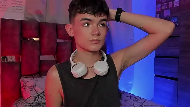 Snapshot of Angelo_018 chatting on February 8, 2025, 5:40 am Angelo 018 online show from February 8, 2025, 5:40 am