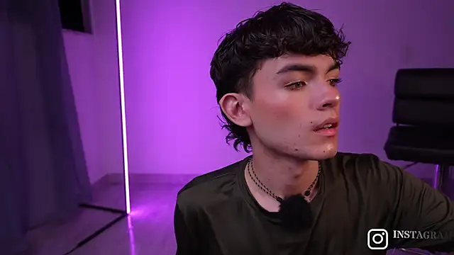 Snapshot of Angelo_018 chatting on March 7, 2026, 2:30 am Angelo 018 online show from March 7, 2026, 2:30 am