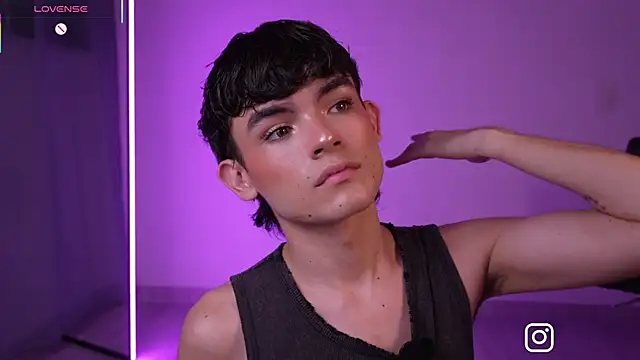 Snapshot of Angelo_018 chatting on March 20, 2026, 3:22 am Angelo 018 online show from March 20, 2026, 3:22 am