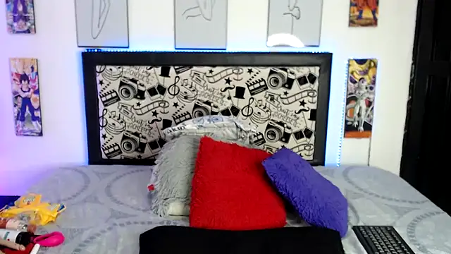 Rihana14 online show from December 2, 2025, 9:32 pm