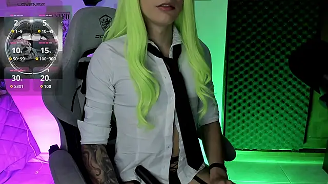 Snapshot of sofi_pretty_uwu- chatting on November 2, 2025, 9:22 am sofi pretty uwu- online show from November 2, 2025, 9:22 am