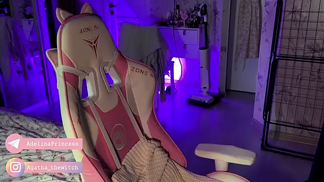 Snapshot of pearl_princess_ chatting on February 7, 2025, 3:23 am pearl princess online show from February 7, 2025, 3:23 am