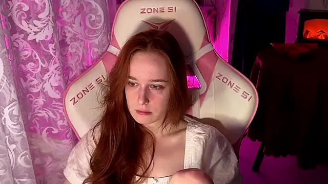 Snapshot of pearl_princess_ chatting on October 8, 2025, 7:28 am pearl princess online show from October 8, 2025, 7:28 am