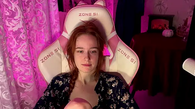 Snapshot of pearl_princess_ chatting on October 14, 2025, 11:33 am pearl princess online show from October 14, 2025, 11:33 am