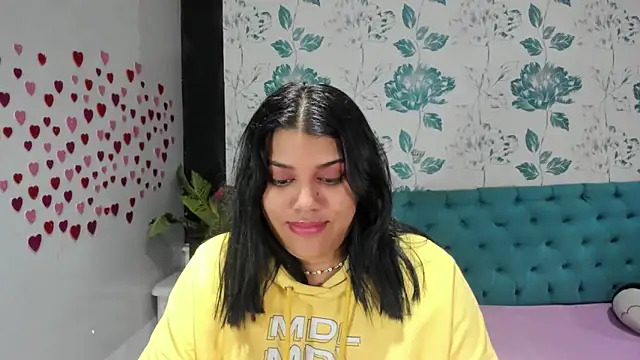 Snapshot of LindaBreeS chatting on February 4, 2025, 7:33 pm LindaBreeS online show from February 4, 2025, 7:33 pm