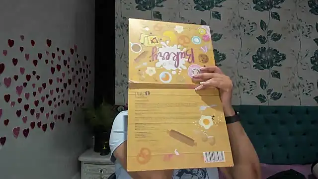 Snapshot of LindaBreeS chatting on February 9, 2025, 1:14 pm LindaBreeS online show from February 9, 2025, 1:14 pm