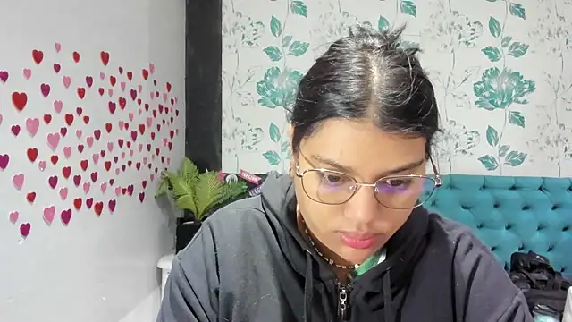 Snapshot of LindaBreeS chatting on February 14, 2025, 1:51 pm LindaBreeS online show from February 14, 2025, 1:51 pm