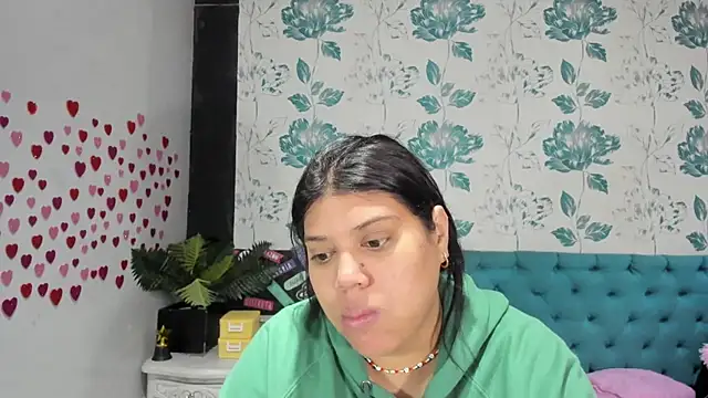 Snapshot of LindaBreeS chatting on February 24, 2025, 1:53 pm LindaBreeS online show from February 24, 2025, 1:53 pm