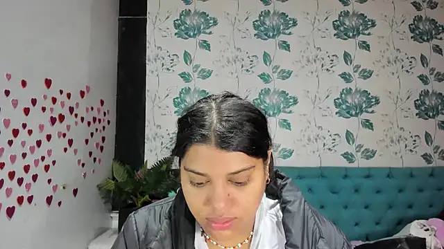 Snapshot of LindaBreeS chatting on March 9, 2025, 2:21 pm LindaBreeS online show from March 9, 2025, 2:21 pm