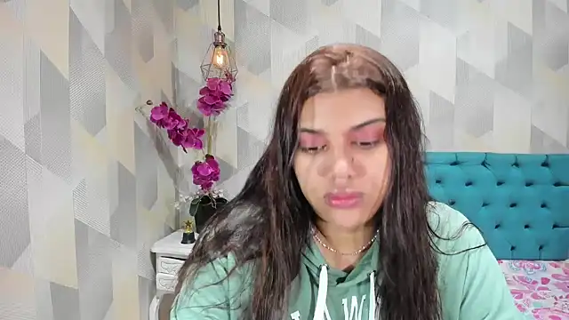 Snapshot of LindaBreeS chatting on September 15, 2025, 4:23 am LindaBreeS online show from September 15, 2025, 4:23 am