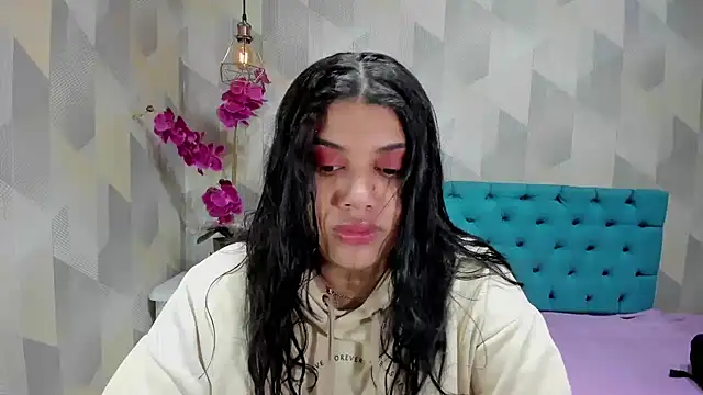 Snapshot of LindaBreeS chatting on October 20, 2025, 2:17 pm LindaBreeS online show from October 20, 2025, 2:17 pm