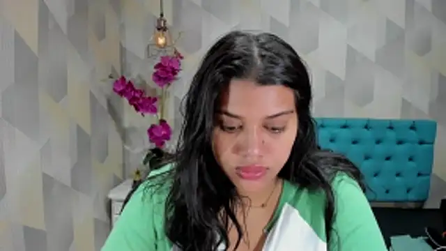 Snapshot of LindaBreeS chatting on October 24, 2025, 3:08 pm LindaBreeS online show from October 24, 2025, 3:08 pm