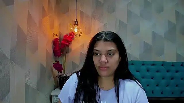 Snapshot of LindaBreeS chatting on November 28, 2025, 10:01 pm LindaBreeS online show from November 28, 2025, 10:01 pm