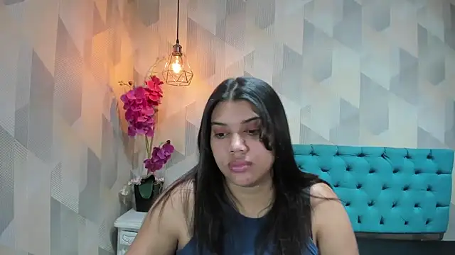 LindaBreeS online show from May 31, 2026, 3:52 pm